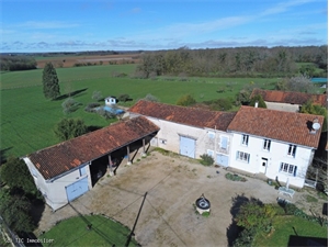 maison à la vente -   16460  CELLEFROUIN, surface 132 m2 vente maison - UBI419300398